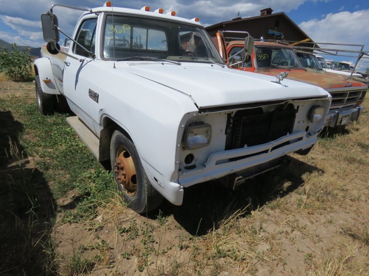 1990-dodge-ram-350-image-1