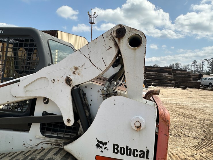2014-bobcat-t750-image-8