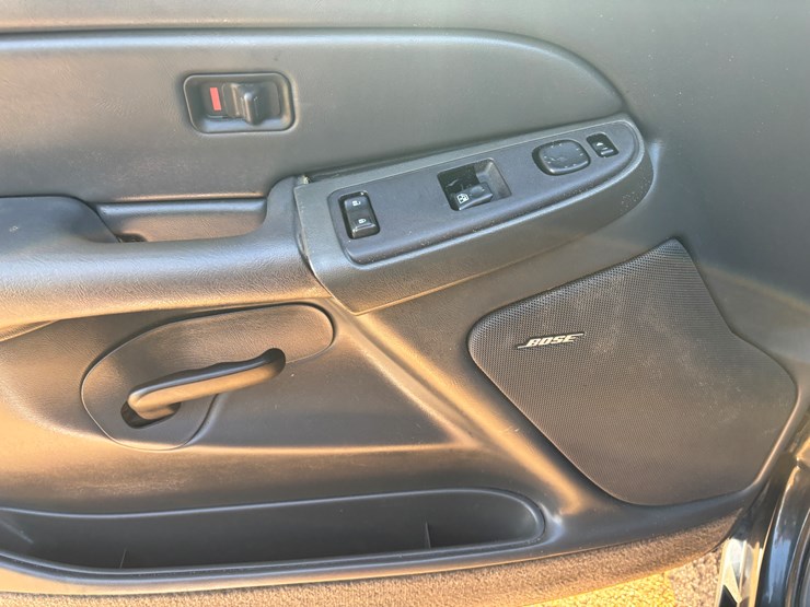 2004-gmc-1500-image-8