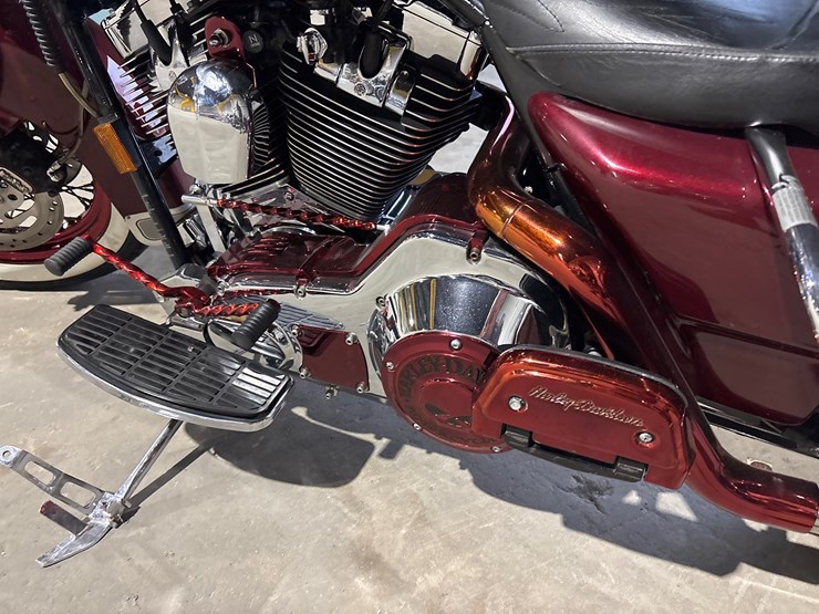#113-•-2002-harley-roadking-flhrc-image-5