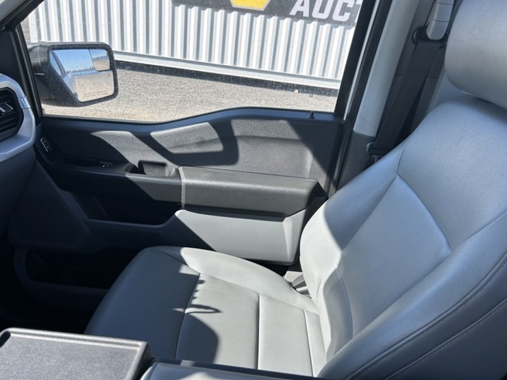 2022-ford-f150-xl-image-14