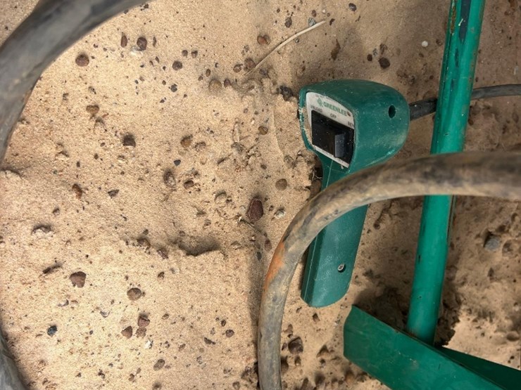 greenlee-555c-electric-conduit-bender-image-7