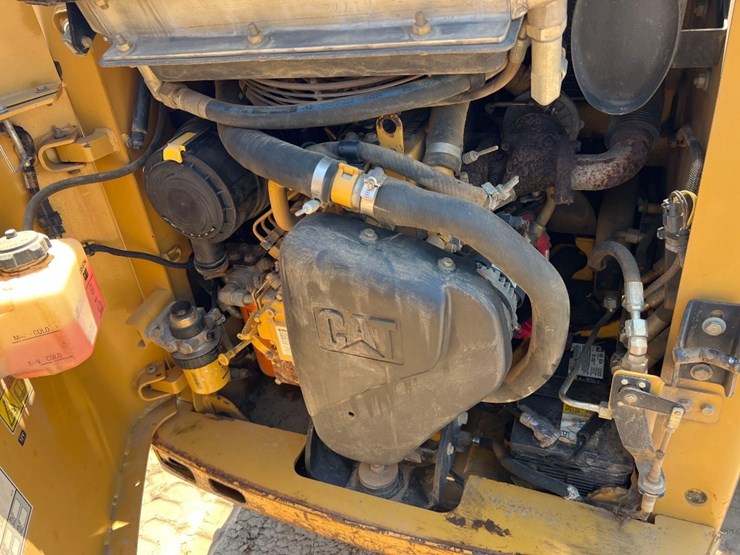 2008-caterpillar-226b2-image-22