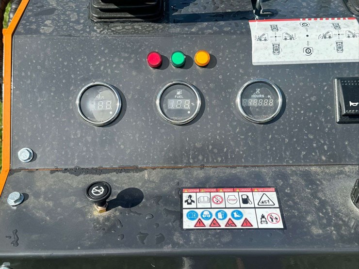 landhero-ldh-t460-mini-skid-steer-loader,-23-hp...-unused-image-7