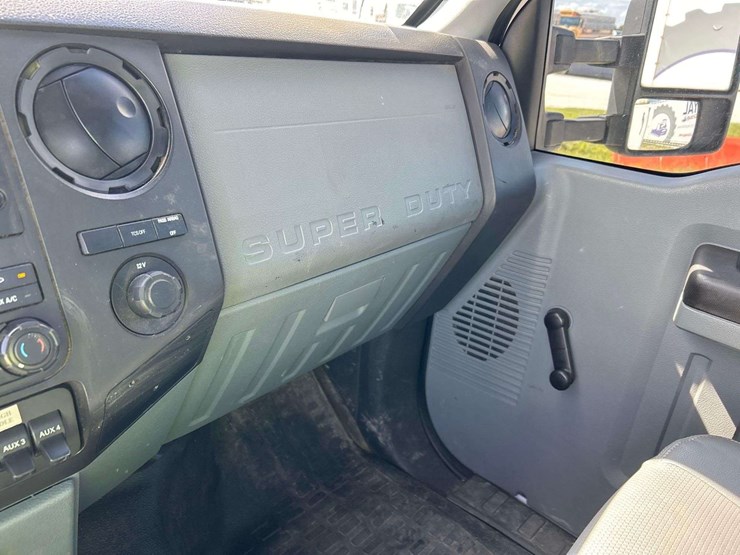 2014-ford-f550-image-19