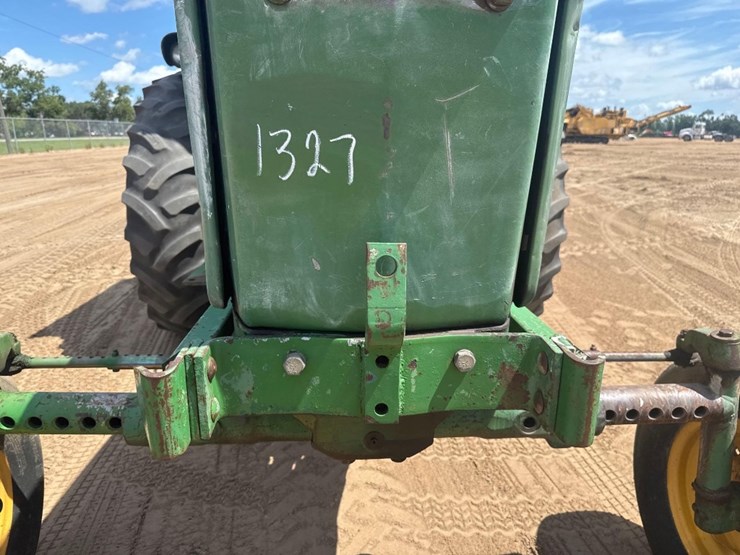 john-deere-3020-image-14
