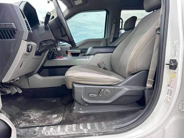 2017-ford-f150-image-12