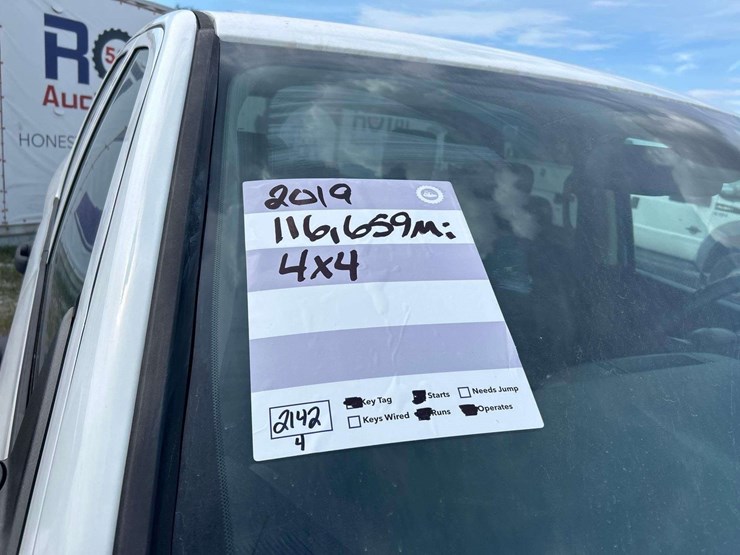 2019-ram-1500-classic-image-23