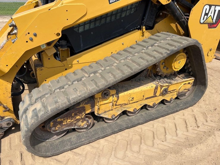2020-caterpillar-299d3-image-9