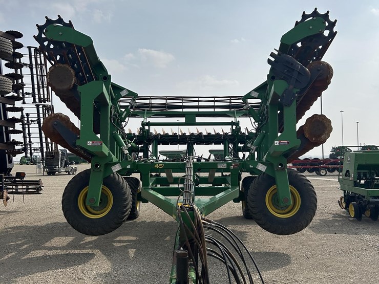 2019-john-deere-2680h-image-2