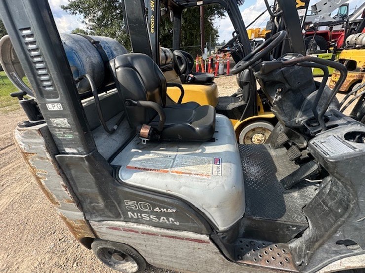 #2074-•-nissan-forklift-image-19