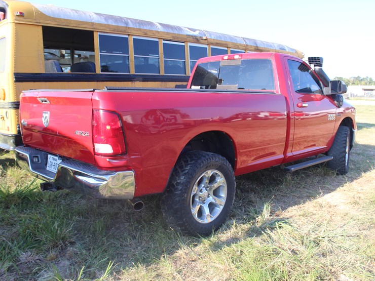 2015-dodge-ram-1500-image-2