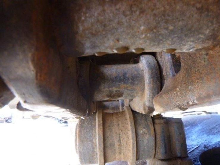 2011-deere-225d-lc-image-18