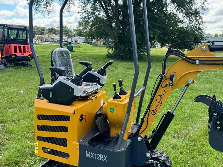 2025-cfg-industrial-mx12rx-mini-excavator-...-unused-image-7