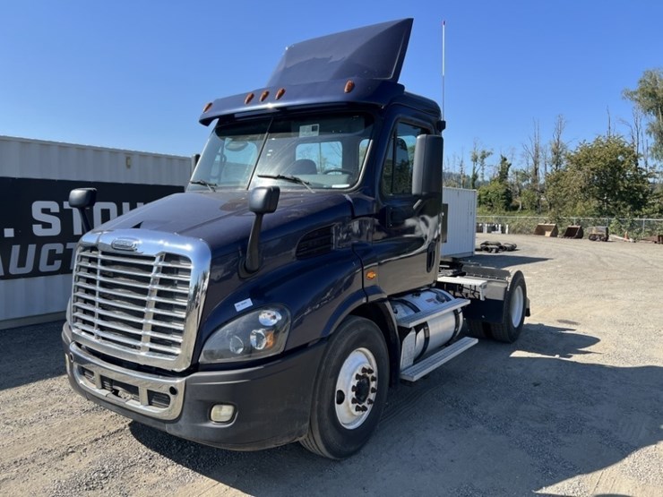 2017-freightliner-cascadia-s/a-truck-tractor-image-1