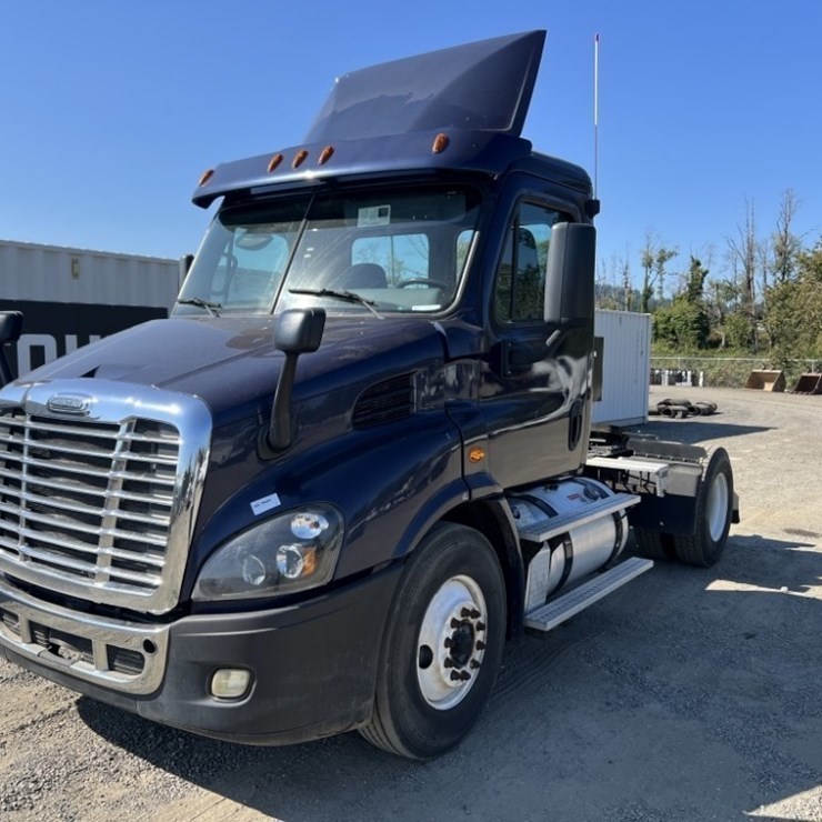 2017 Freightliner Cascadia S/A Truck Tractor