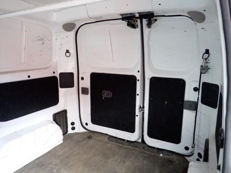 2020-nissan-nv200-image-38