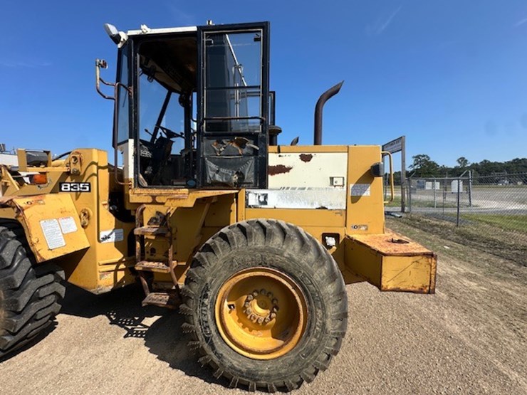 #2286-•-tcm-835-2-series-rubber-tire-loader-image-10