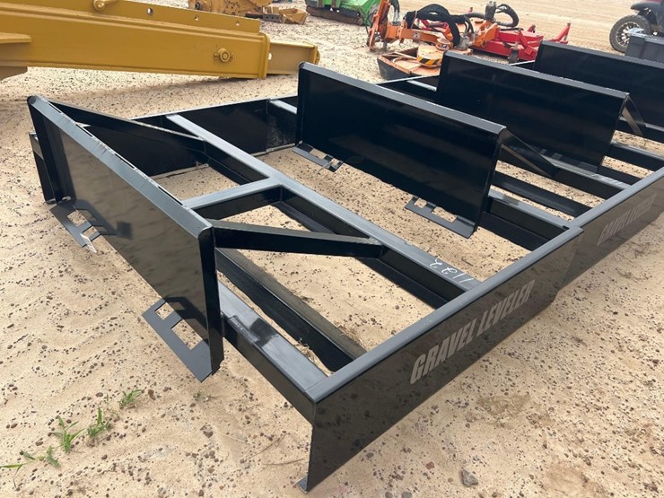 unusedx-star-72"-quick-attach-gravel-leveler-image-2