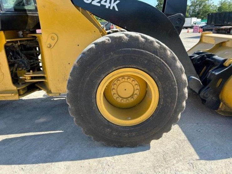 2012-deere-624k-image-43