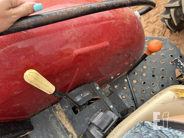case-ih-farmall-70a-image-15