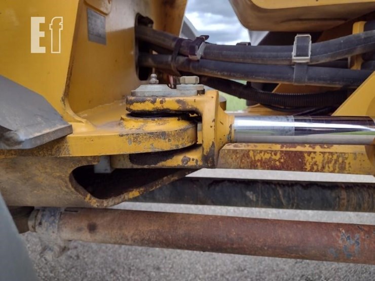 2017-deere-244kii-image-23