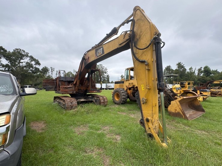 caterpillar-320-image-3