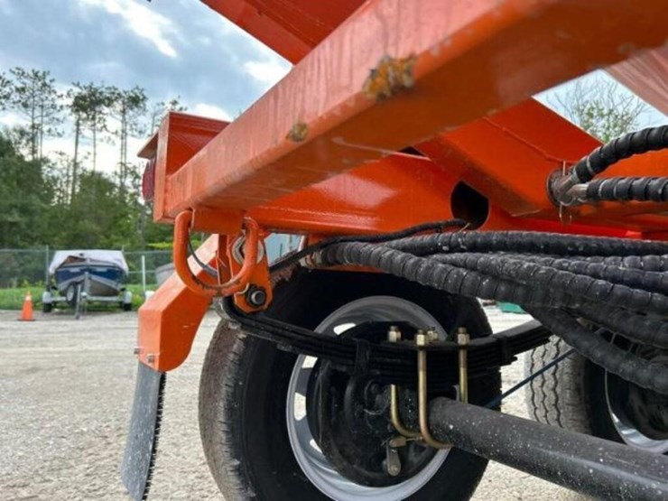 2024-1.5-cubic-meter-tow-behind-tri/a-concrete-fil-image-28