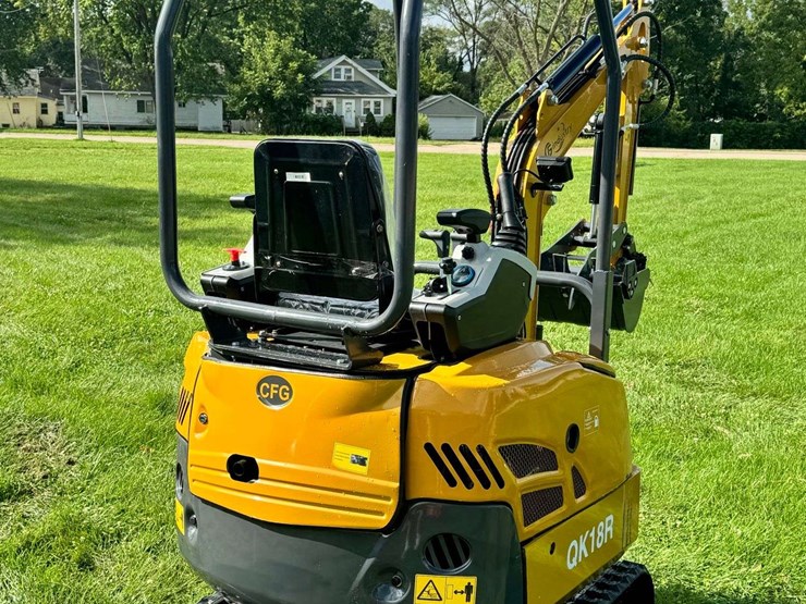 2025-cfg-industrial-qk18r-mini-excavator-...-unused-image-3