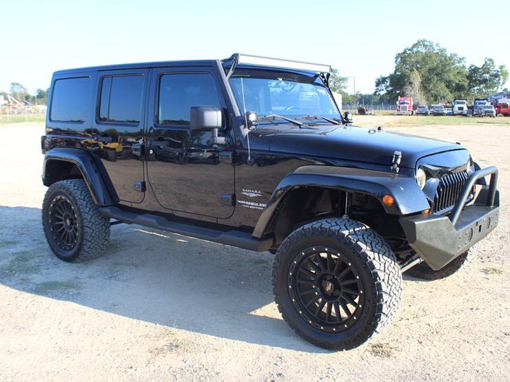 2011-jeep-wrangler-image-2