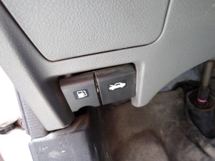 2019-nissan-nv200-image-33
