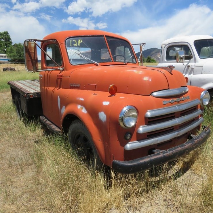 1949 Dodge B-1-D-126 1 ton Flatbed truck