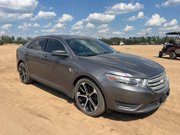 2014-ford-taurus-sel-sedan-image-6