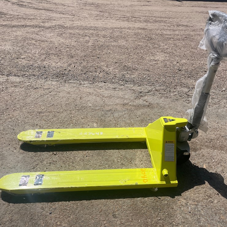 #2040 • 5500LB PALLET JACK APPEARS UNUSED