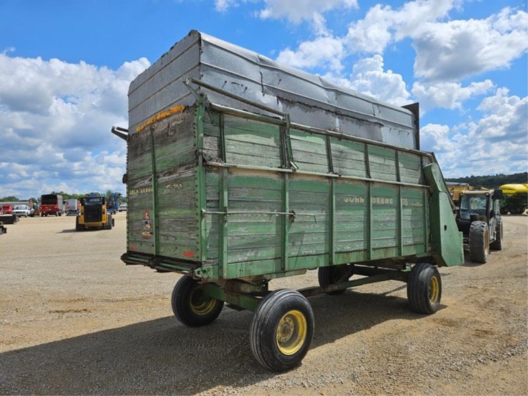 john-deere-125-image-5