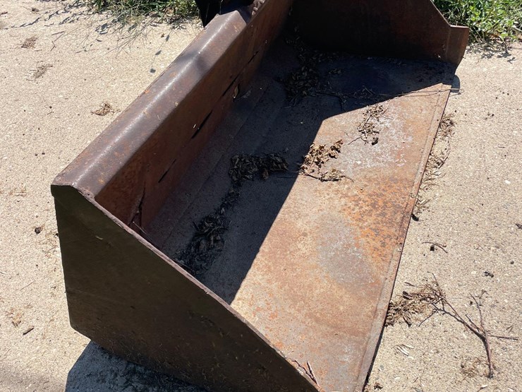 skidloader-56”-bucket-image-6