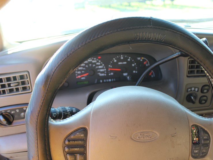 2002-ford-excursion-image-11