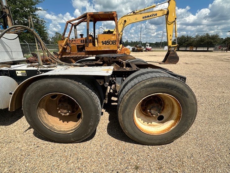 #206-•-2014-mack-gu713-image-14