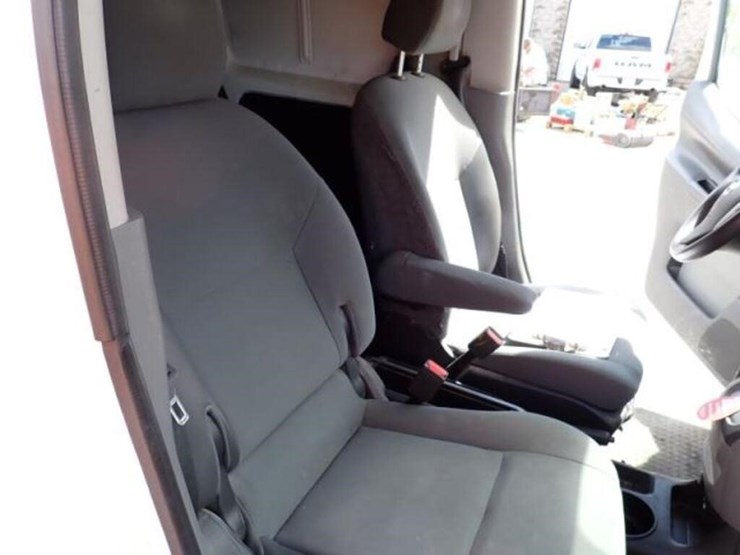 2020-nissan-nv200-image-26
