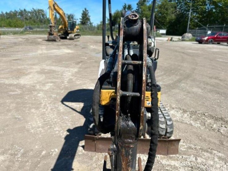 2015-deere-17g-image-48