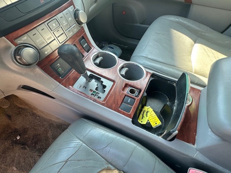 2010-toyota-highlander-image-49