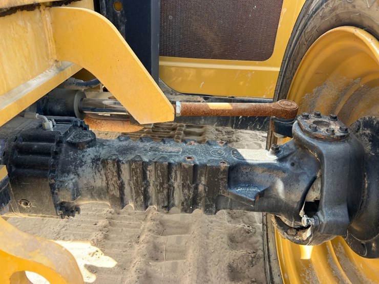 2014-caterpillar-tl642c-image-22