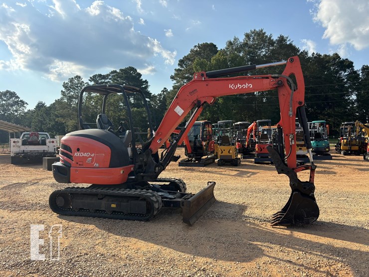 2022-kubota-kx040-4-image-3