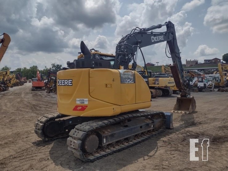 2019-deere-135g-image-53