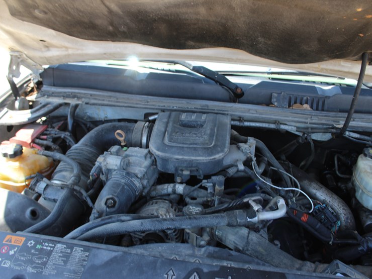 2013-chevrolet-3500hd-image-11