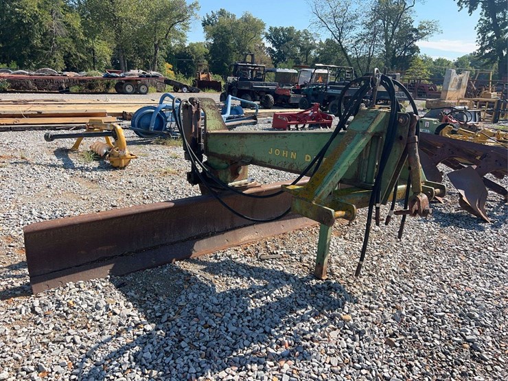 john-deere-10-image-6