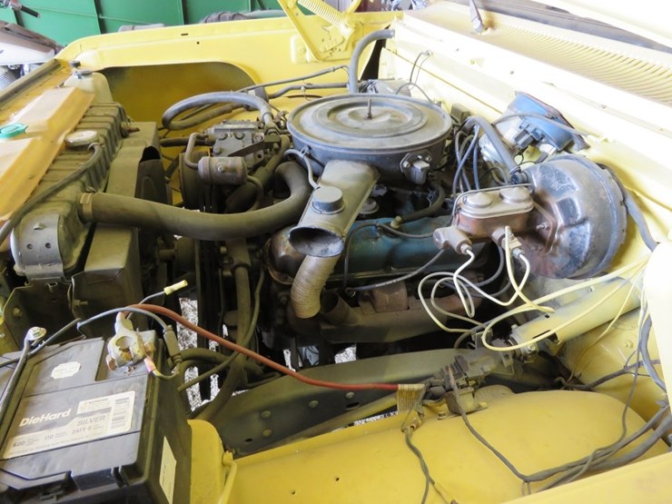 1974-dodge-w100-custom-½-ton-4x4-pickup-image-17