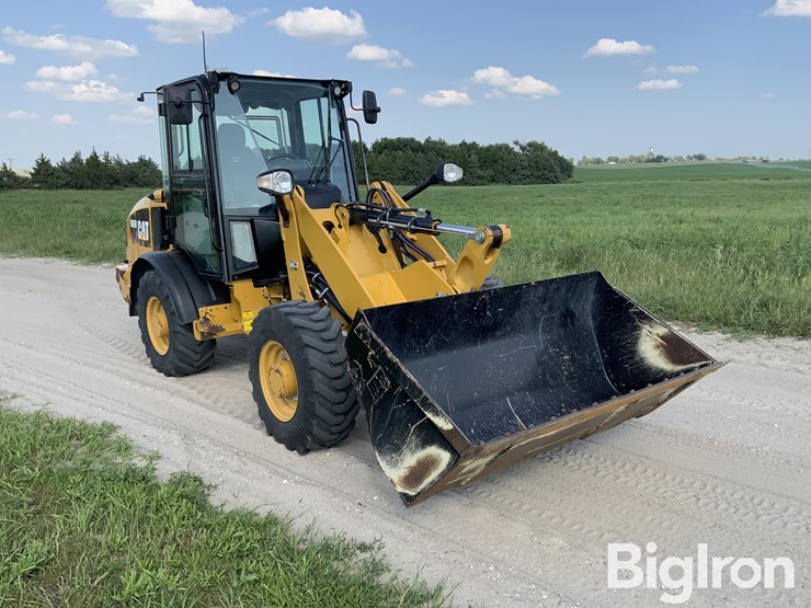 2019-caterpillar-906m-image-3