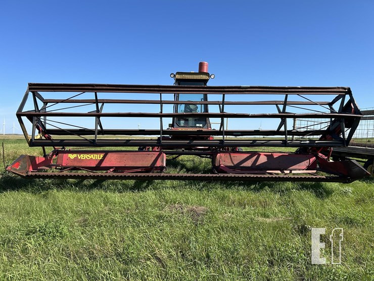 1981-versatile-4400-image-3