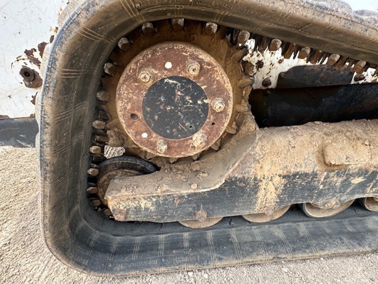 2015-bobcat-t750-image-28